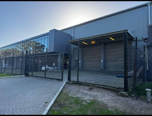 1,190M² WAREHOUSE TO LET IN BEACONVALE